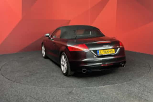 Audi TT (2012) thumbnail 5