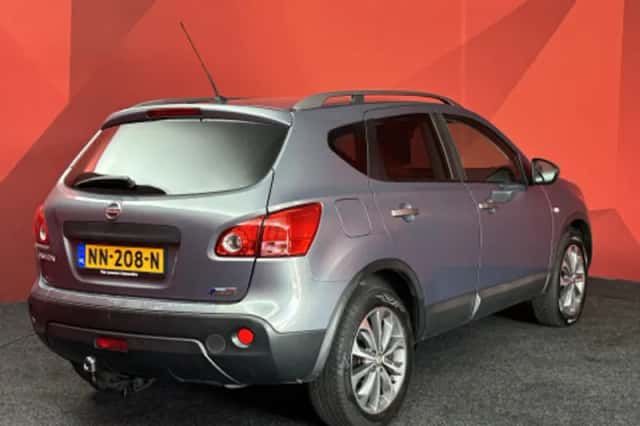 Nissan Qashqai (2009) thumbnail 2