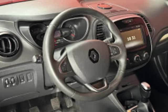 Renault Captur (2019) thumbnail 3