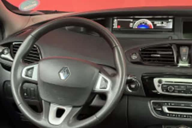 Renault Scénic (2012) thumbnail 4