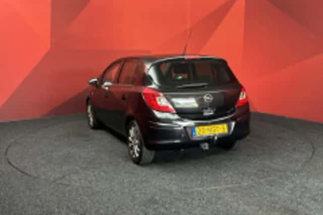 Opel Corsa (2010) thumbnail 6