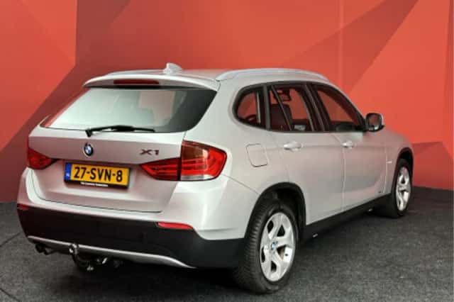 BMW X1 (2011) thumbnail 2