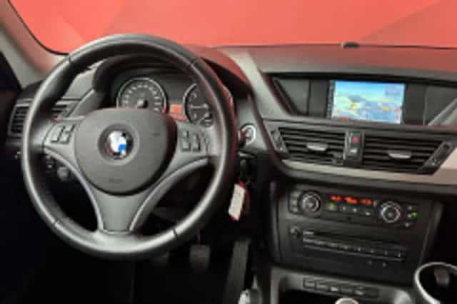 BMW X1 (2011) thumbnail 4