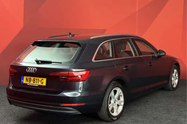 Audi A4 (2017) thumbnail 2