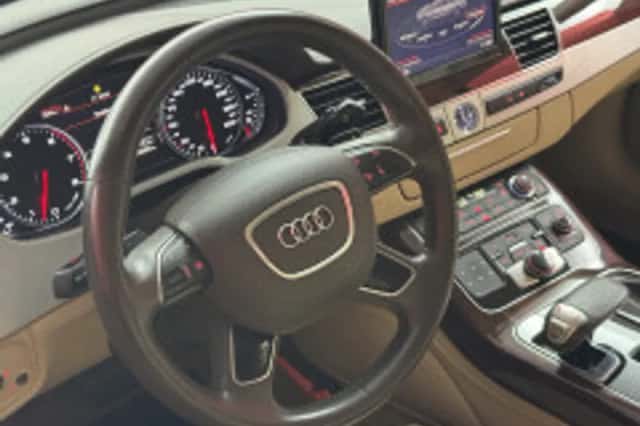 Audi A8 (2012) thumbnail 3