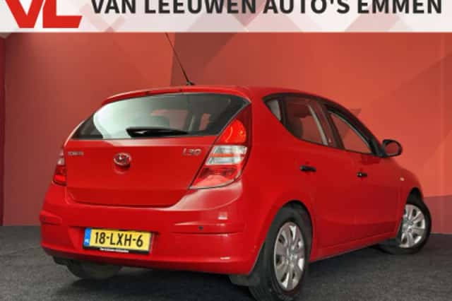 Hyundai i30 (2010) thumbnail 2