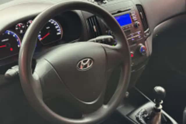 Hyundai i30 (2010) thumbnail 3