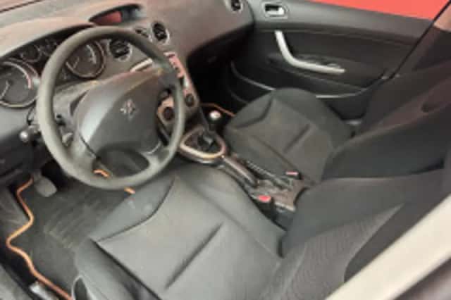 Peugeot 308 (2015) thumbnail 3
