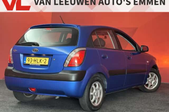Kia Rio (2009) thumbnail 2