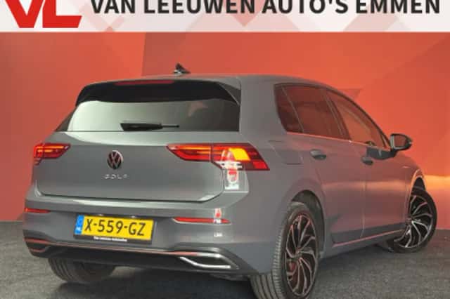 Volkswagen Golf (2023) thumbnail 2