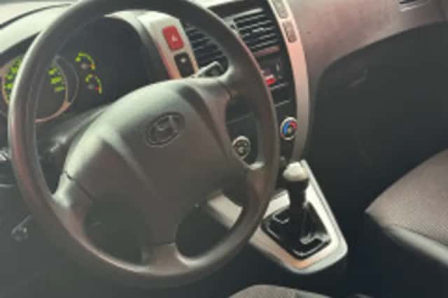 Hyundai Tucson (2007) thumbnail 3