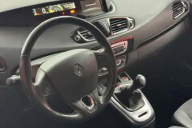 Renault Grand Scénic (2014) thumbnail 3