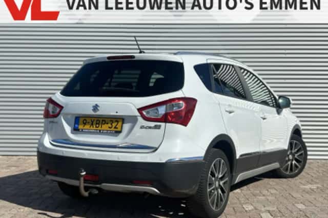 Suzuki S-cross (2014) thumbnail 2