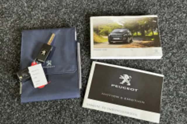 Peugeot 3008 (2016) thumbnail 6