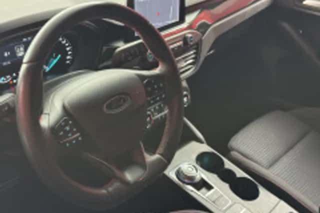 Ford Focus (2019) thumbnail 3