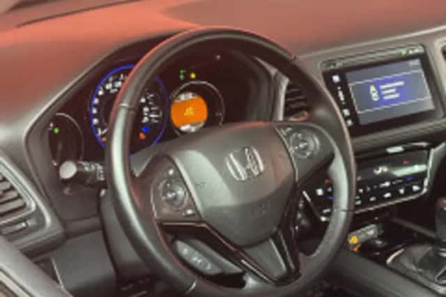 Honda HR-V (2017) thumbnail 3