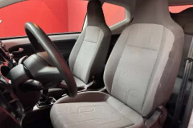 Volkswagen Up (2013) thumbnail 4
