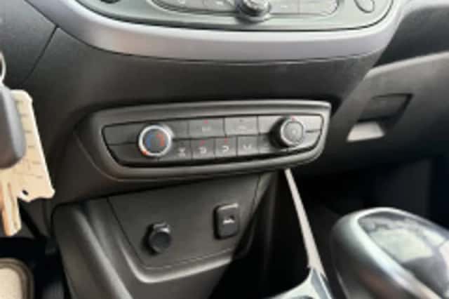 Opel Crossland (2022) thumbnail 6