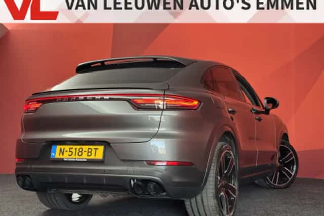 Porsche Cayenne (2021) thumbnail 2
