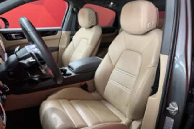 Porsche Cayenne (2021) thumbnail 4