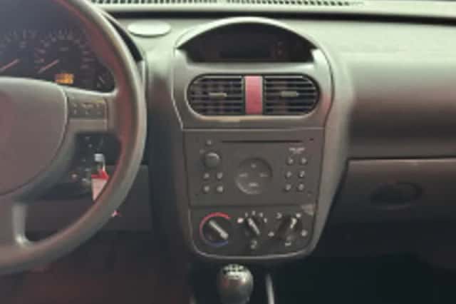 Opel Corsa (2002) thumbnail 5