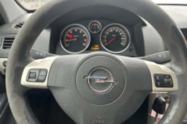 Opel Astra (2007) thumbnail 6