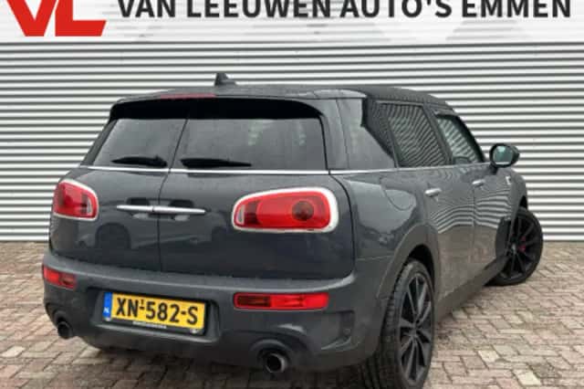MINI Clubman (2017) thumbnail 2
