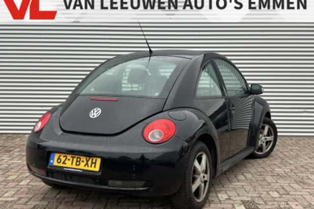 Volkswagen New-beetle (2006) thumbnail 2