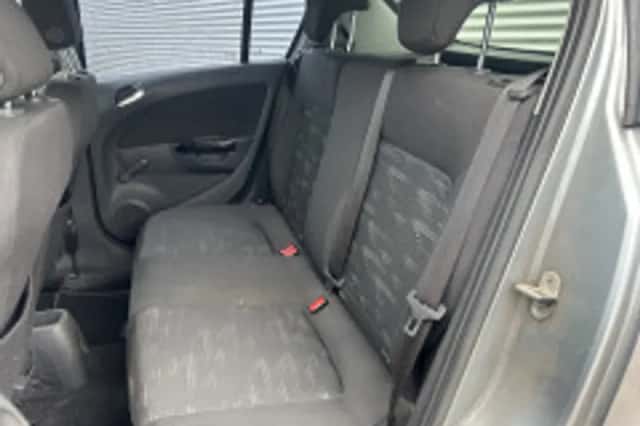 Opel Corsa (2011) thumbnail 5