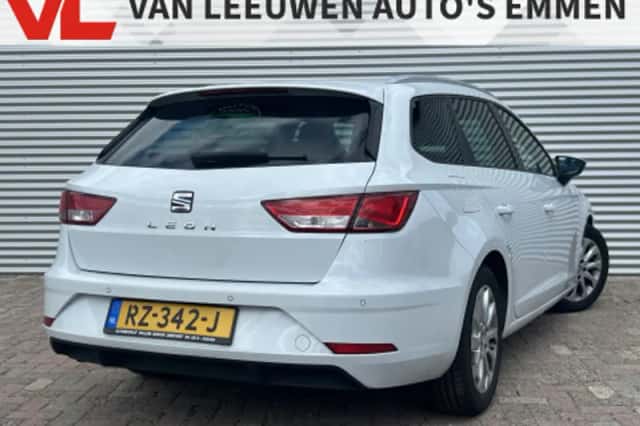 SEAT Leon (2018) thumbnail 2