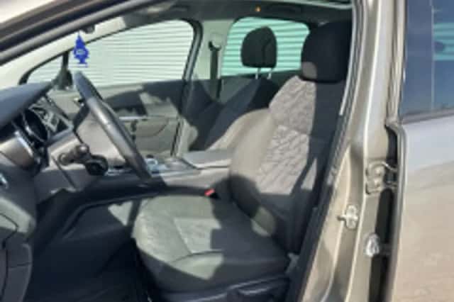 Peugeot 3008 (2009) thumbnail 3