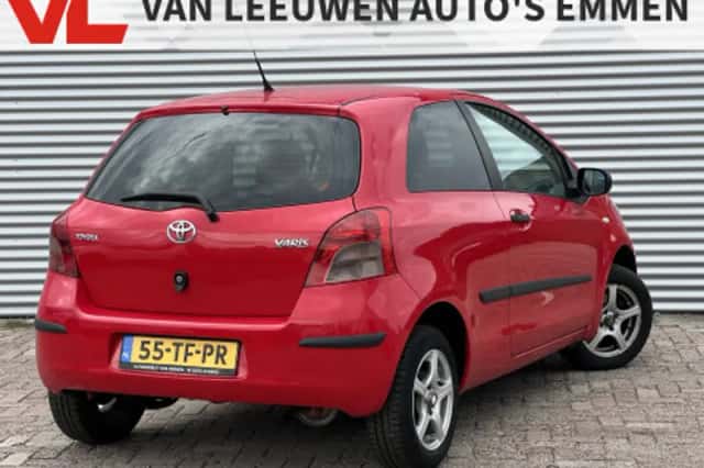 Toyota Yaris (2006) thumbnail 2