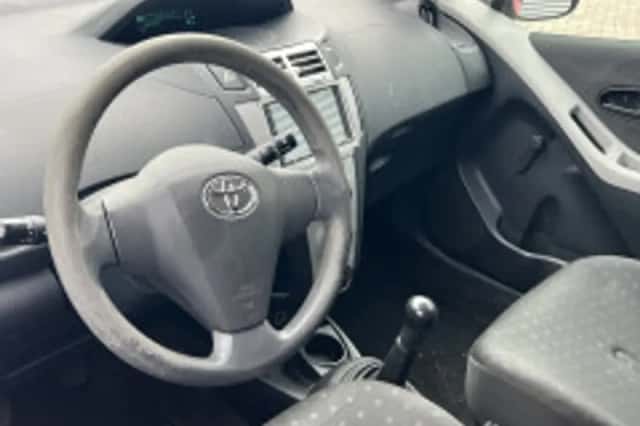 Toyota Yaris (2006) thumbnail 3