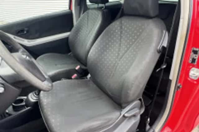 Toyota Yaris (2006) thumbnail 4