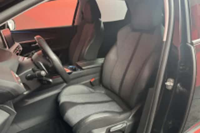 Peugeot 3008 (2018) thumbnail 4