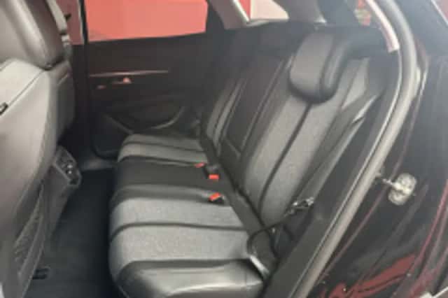 Peugeot 3008 (2018) thumbnail 5