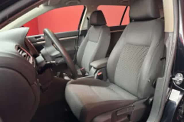 Volkswagen Golf (2012) thumbnail 4