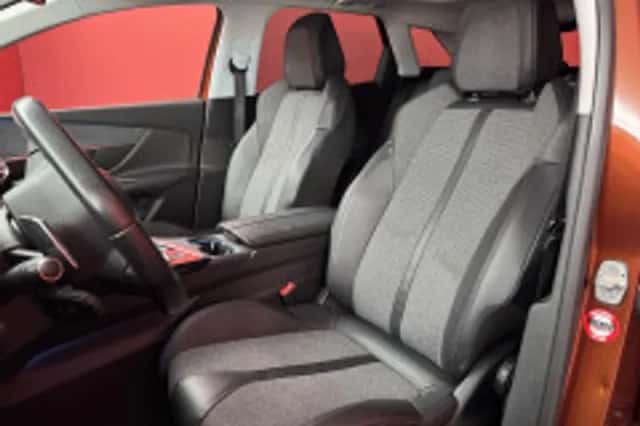 Peugeot 3008 (2018) thumbnail 4