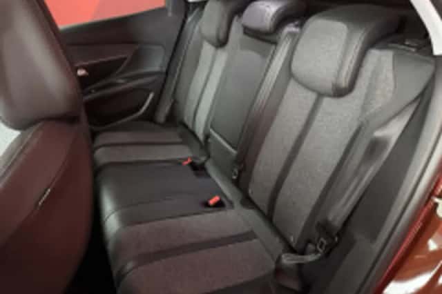 Peugeot 3008 (2018) thumbnail 5