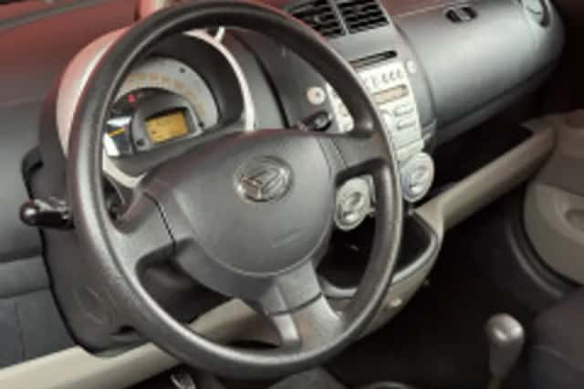 Daihatsu Sirion (2005) thumbnail 3