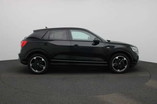 Audi Q2 (2022) thumbnail 6