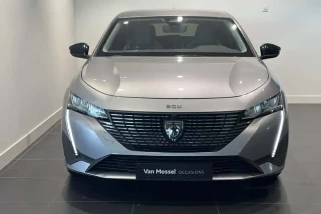 Peugeot 308 (2023) thumbnail 3