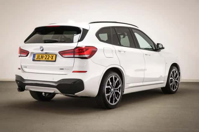 BMW X1 (2021) thumbnail 2