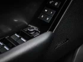 Land Rover Range Rover Velar (2019) thumbnail 31