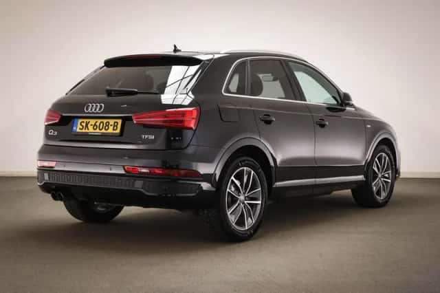 Audi Q3 (2018) thumbnail 2