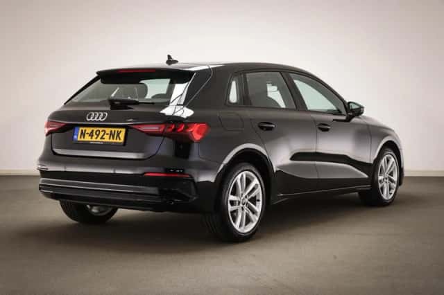 Audi A3 (2021) thumbnail 2
