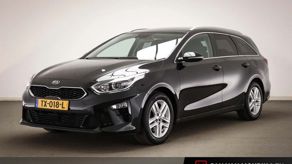 Kia Ceed Sportswagon (2018) — foto 1