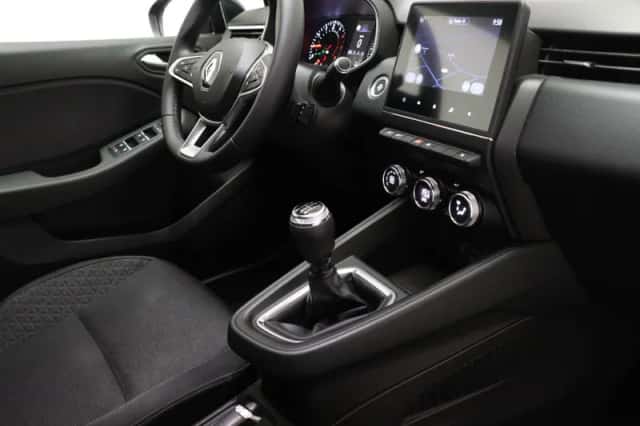 Renault Clio (2021) thumbnail 3
