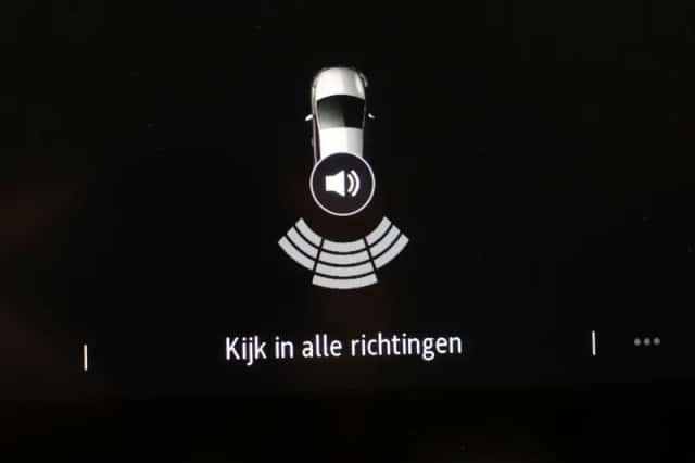Renault Clio (2021) thumbnail 6