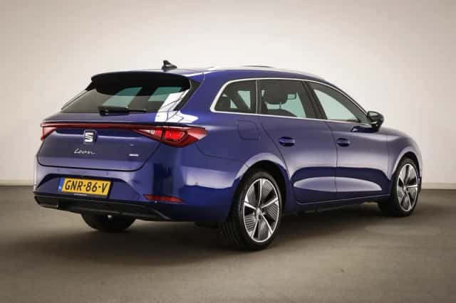 SEAT Leon (2021) thumbnail 2